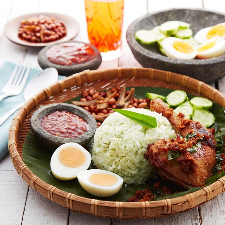 Nasi Lemak Ayam Goreng Berempah